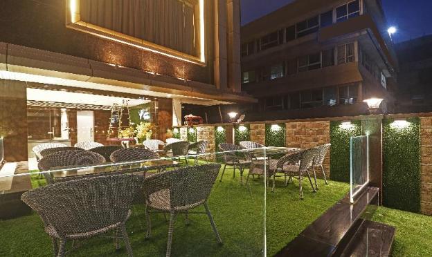 treebo tryst seven lake view