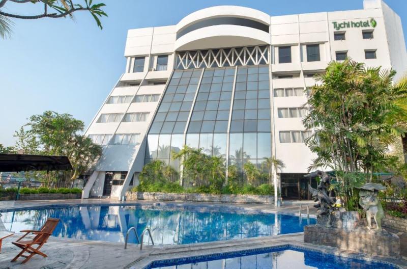 lux tychi hotel malang