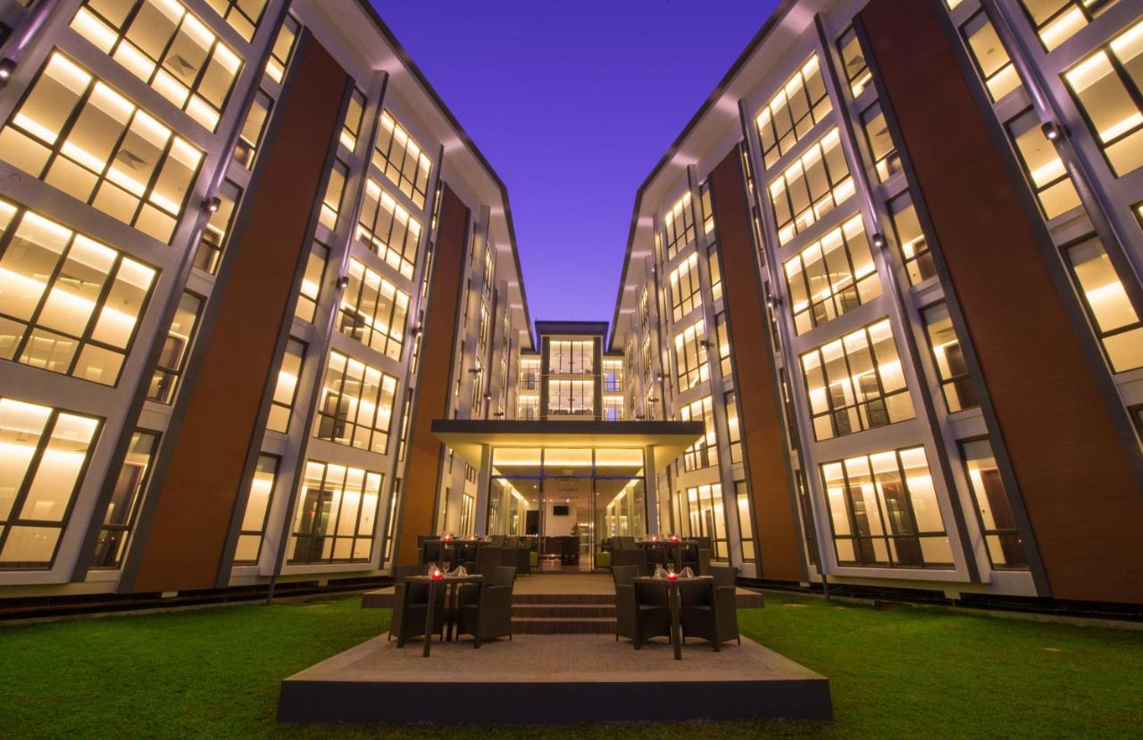 vivanta colombo airport garden