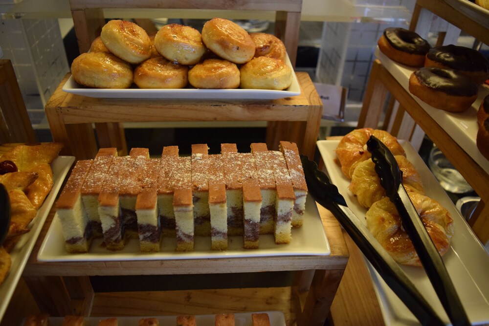 vivanta colombo airport garden