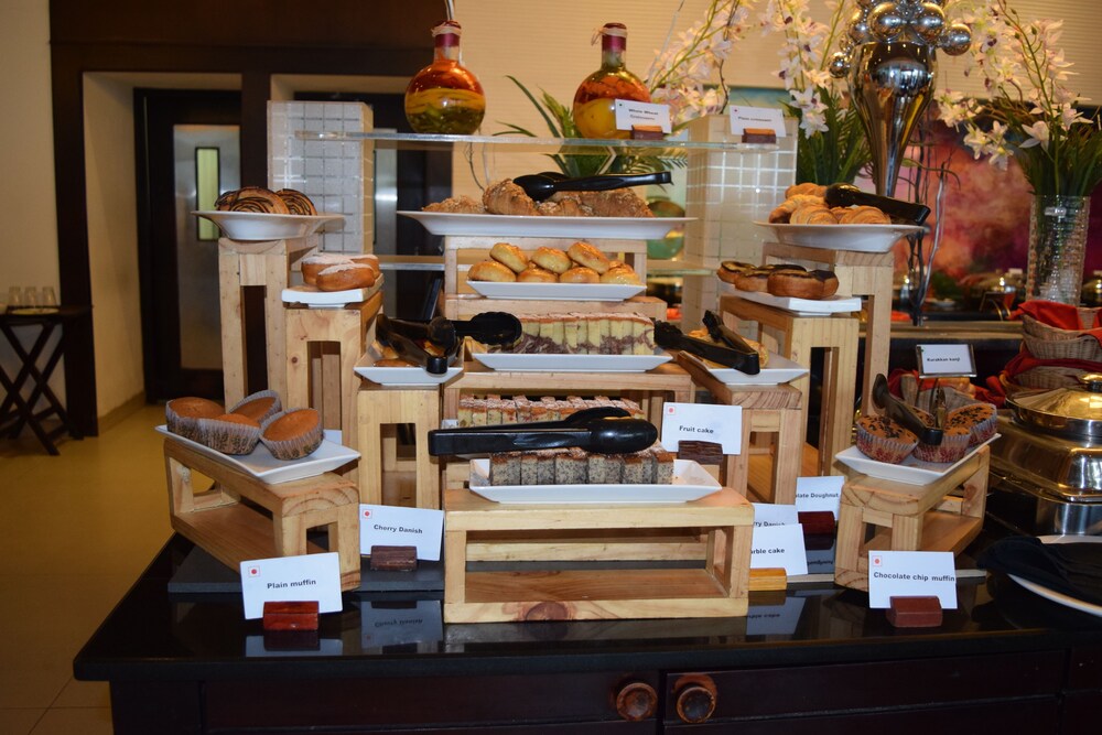 vivanta colombo airport garden