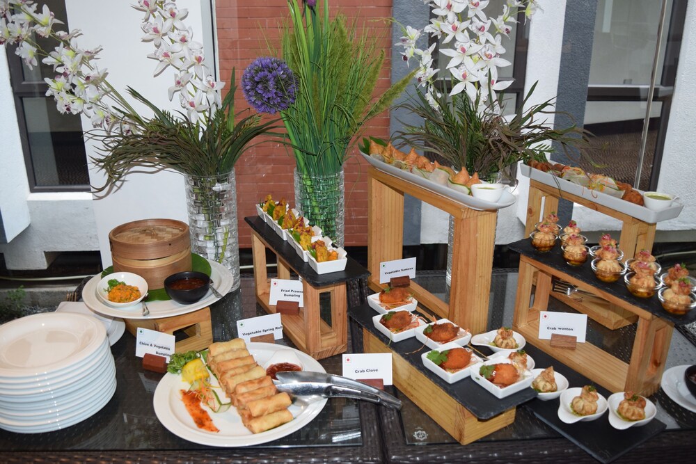 vivanta colombo airport garden