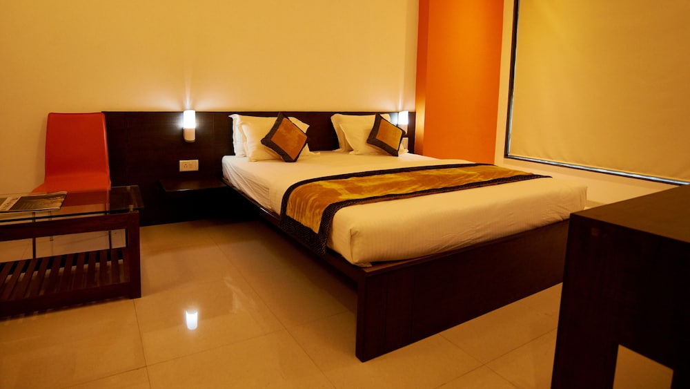 Hotel Sai Nisarg,Sai Nagar,3 star