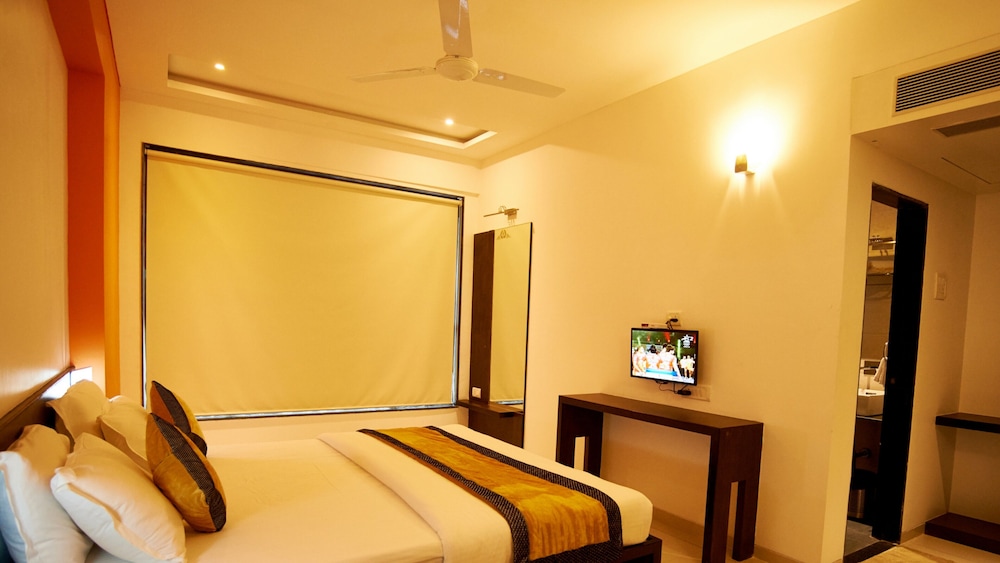 Hotel Sai Nisarg,Sai Nagar,3 star