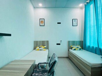 Abuzz Oxfordcaps Dehradun - Campus Accommodation,Mussoorie>>Dehradun,2 star