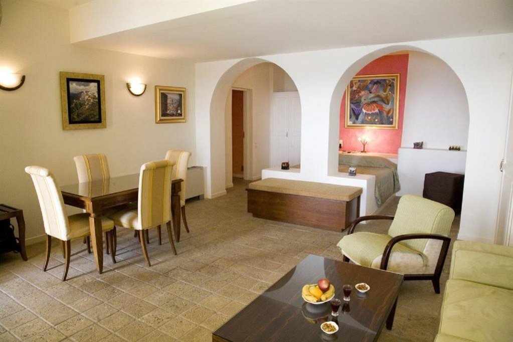 asha luxury suites