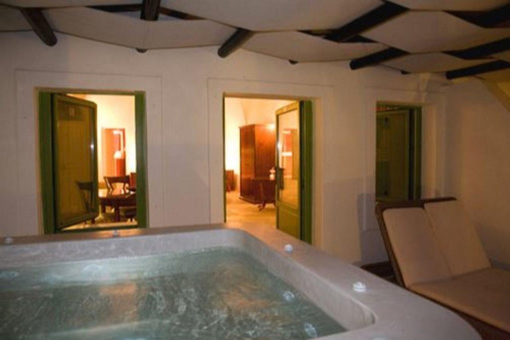 asha luxury suites