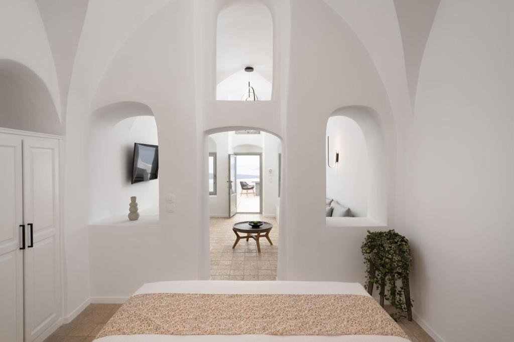 Asha Luxury Suites,Near Museum Of Prehistoric Thira,4 star