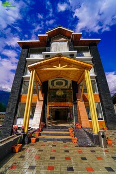 abhilashi residency and spa manali