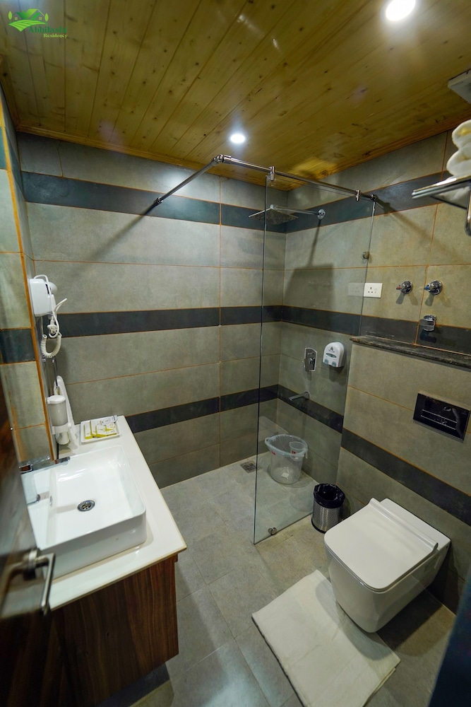 abhilashi residency and spa manali