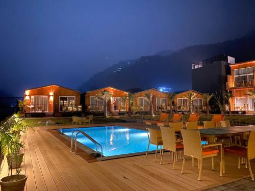 justa luxe rasa retreat and spa rishikesh