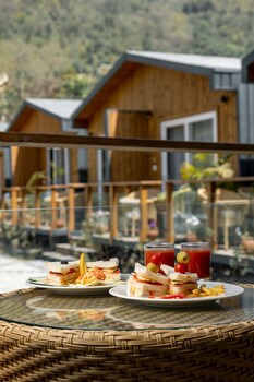 justa luxe rasa retreat and spa rishikesh