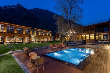 justa luxe rasa retreat and spa rishikesh