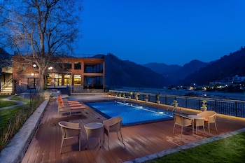 justa luxe rasa retreat and spa rishikesh