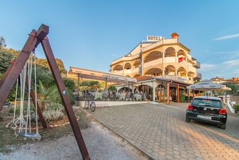 hotel vrsar villa