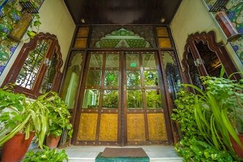 the sunder palace luxury boutique hotel