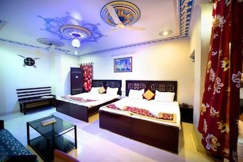 the sunder palace luxury boutique hotel