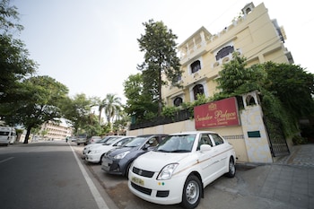the sunder palace luxury boutique hotel