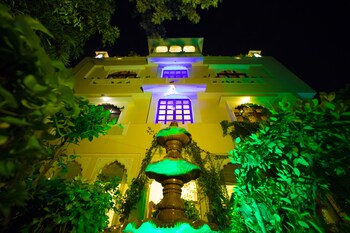 the sunder palace luxury boutique hotel