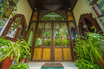 the sunder palace luxury boutique hotel