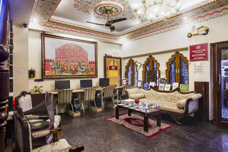 the sunder palace luxury boutique hotel