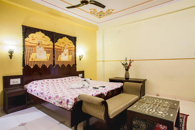 the sunder palace luxury boutique hotel