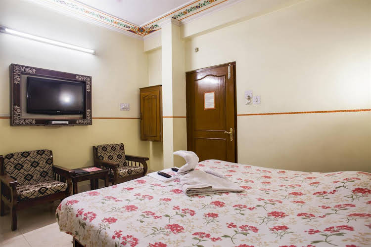 the sunder palace luxury boutique hotel