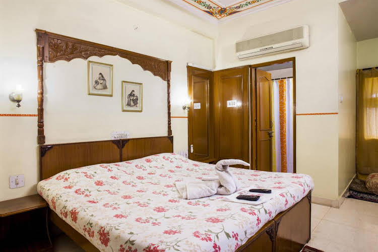 the sunder palace luxury boutique hotel