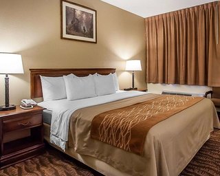 Comfort Inn & Suites Branson Meadows,Point Lookout>>Branson,3 star