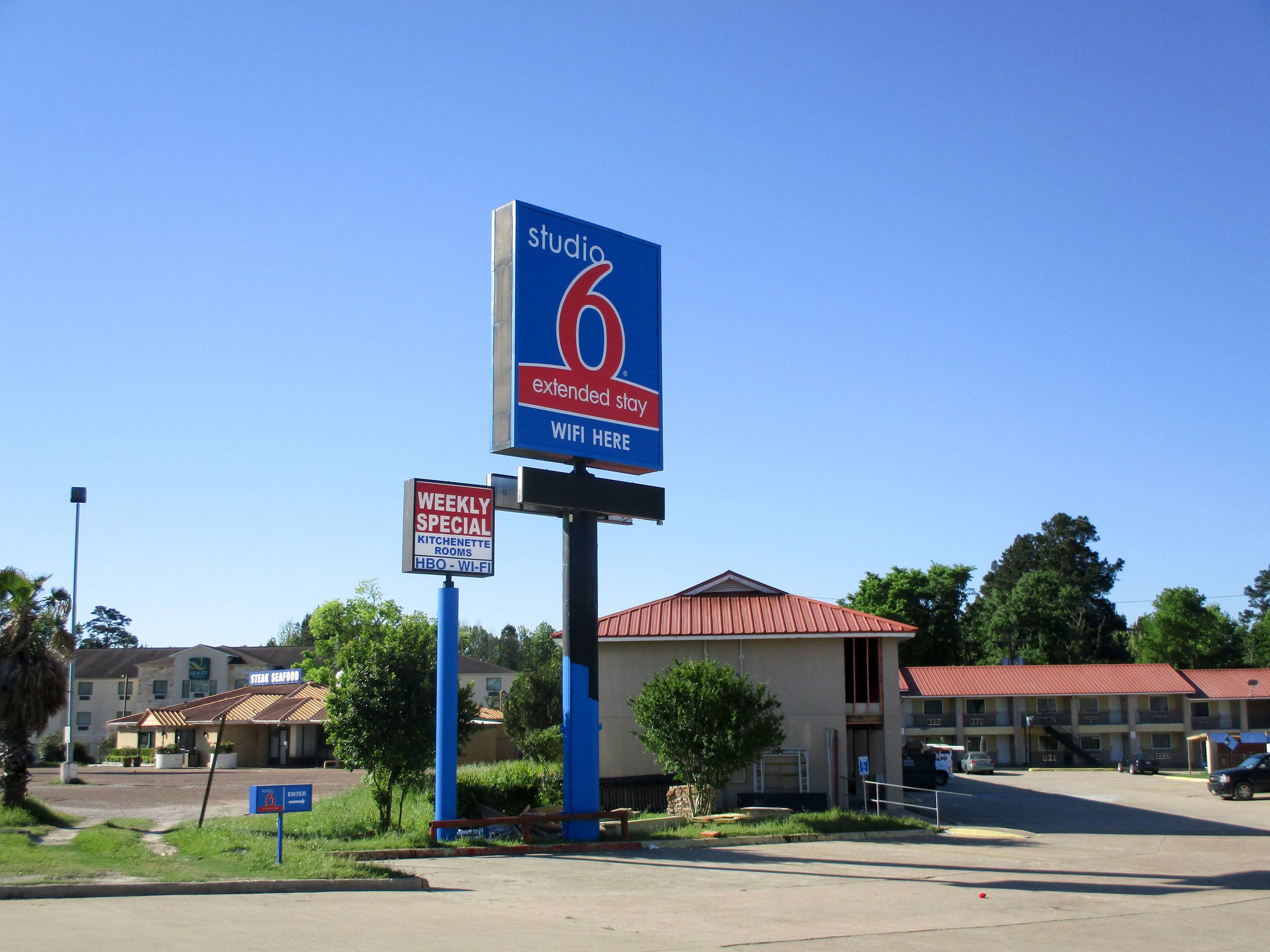 studio 6 huntsville tx