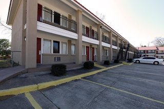 studio 6 huntsville tx