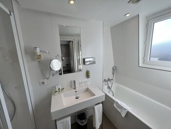 holiday inn paris auteuil by ihg