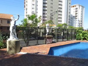 central hillcrest apartment hotel