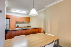 central hillcrest apartment hotel