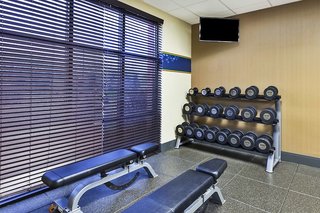 hampton inn detroit southgate