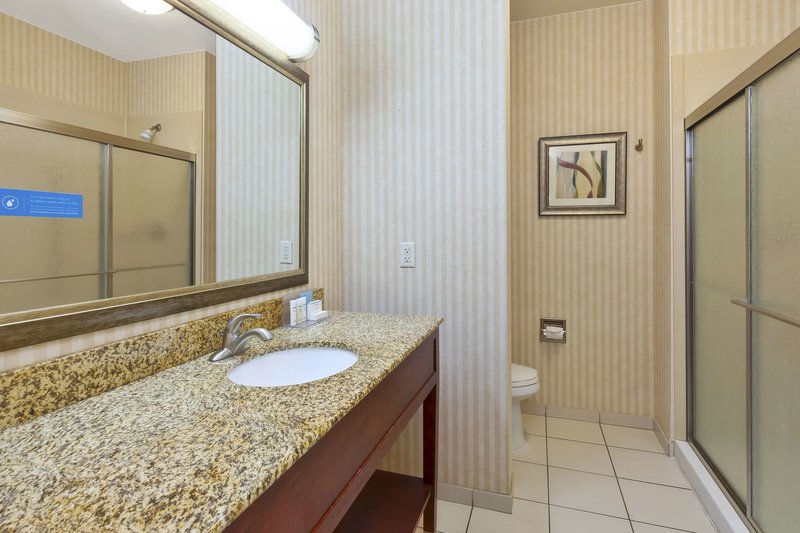 hampton inn detroit southgate