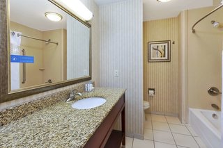 hampton inn detroit southgate