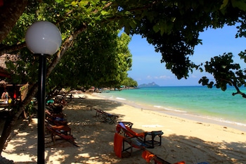 phi phi relax beach resort