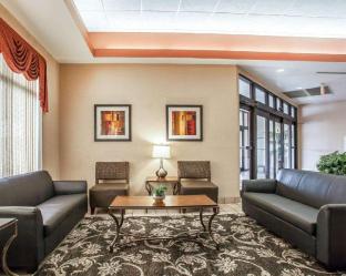 Quality Suites Milwaukee Airport,Wisconsin>>Milwaukee,3 star