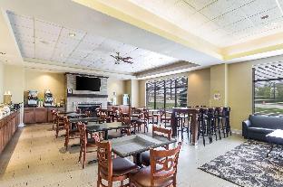Quality Suites Milwaukee Airport,Wisconsin>>Milwaukee,3 star
