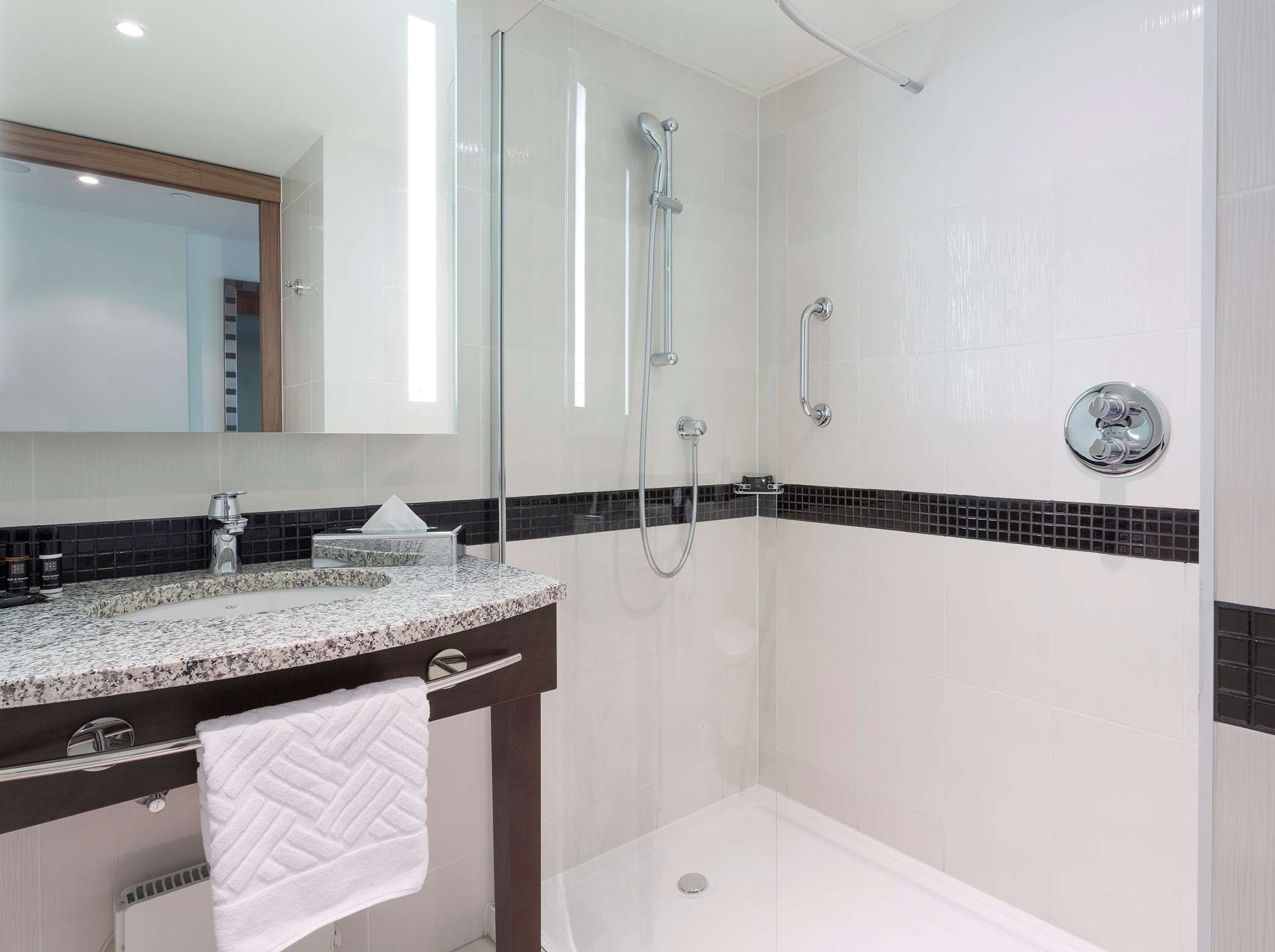 hampton by hilton warsaw city centre