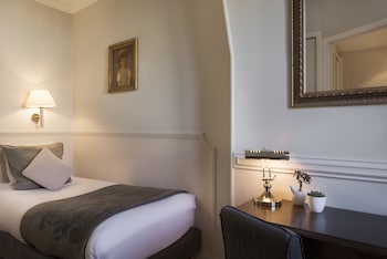 hotel de la porte doree