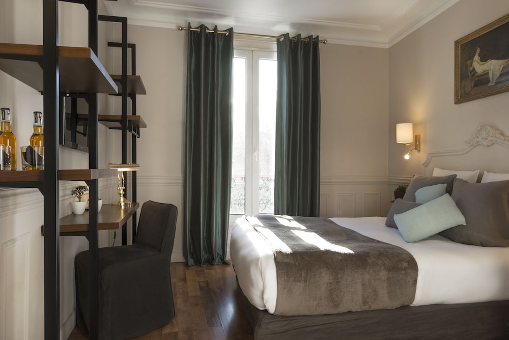 hotel de la porte doree