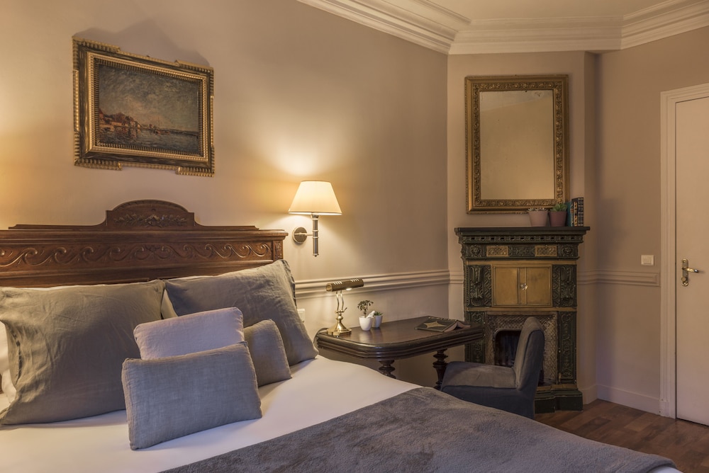 hotel de la porte doree