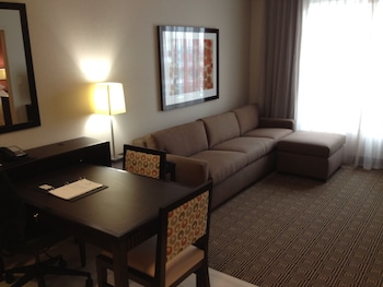 embassy suites newark airport