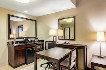 embassy suites newark airport
