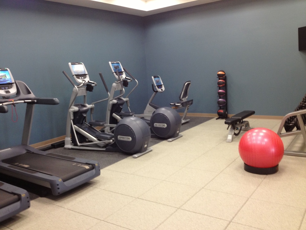 embassy suites newark airport