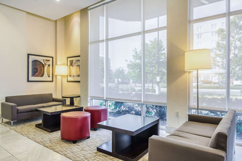 embassy suites newark airport