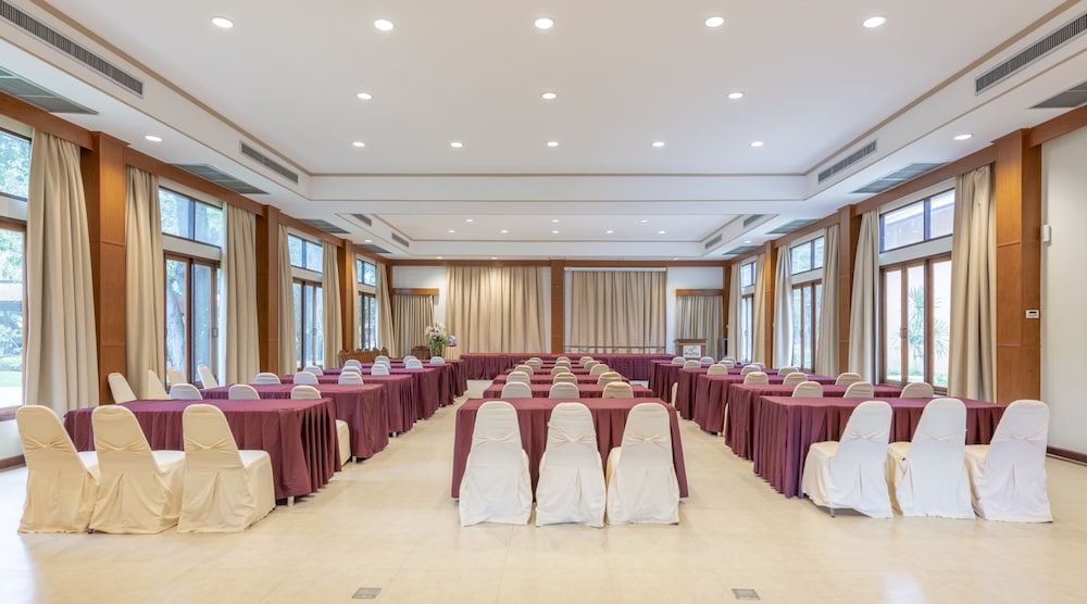 vana varin resort hua hin