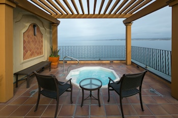 monterey bay inn